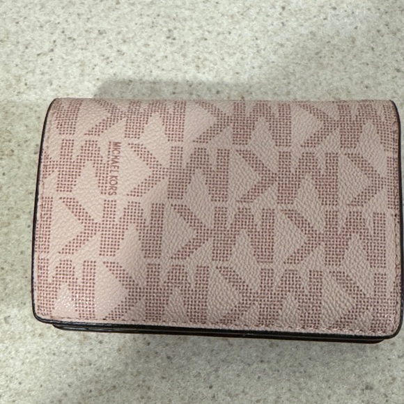 Michael Kors Blush Monogram Wallet - Picture 2 of 4